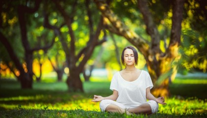 开云体育-欧洲足坛夜战，马赛创纪录，多特蒙德门线救险，里昂迎关键战